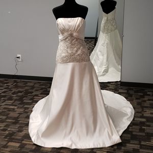 Exclusive by ACE wedding,strapless, ivory,size 12